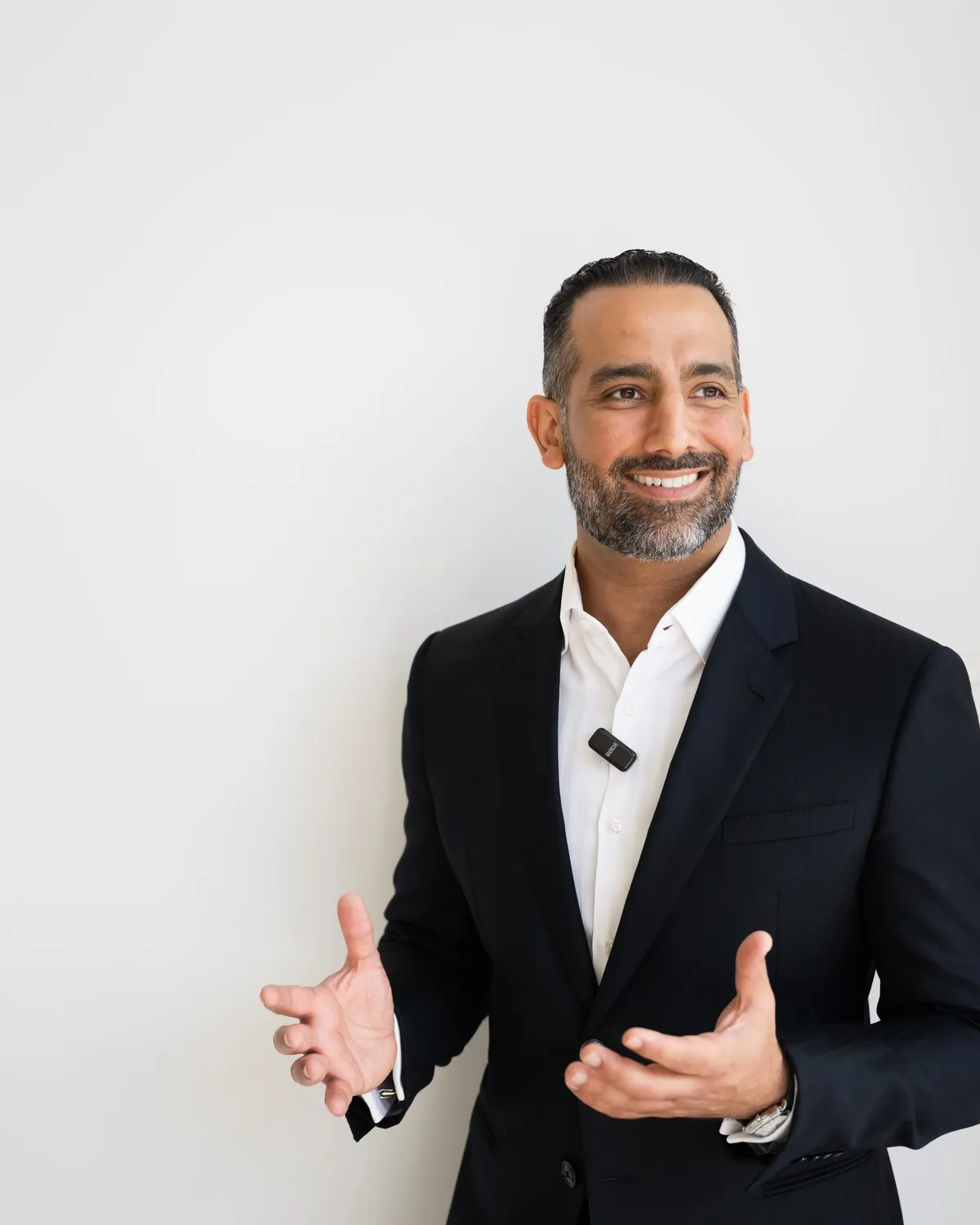 Ali Nasser leading a WISE workshop